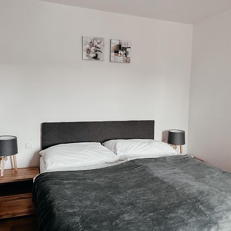 Apartamento Sokolska Praga Exterior foto