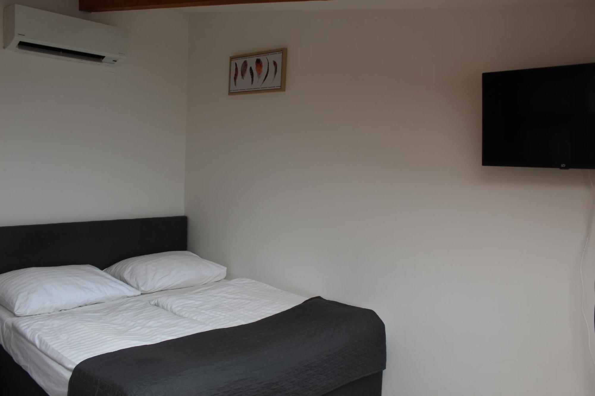 Apartamento Sokolska Praga Exterior foto