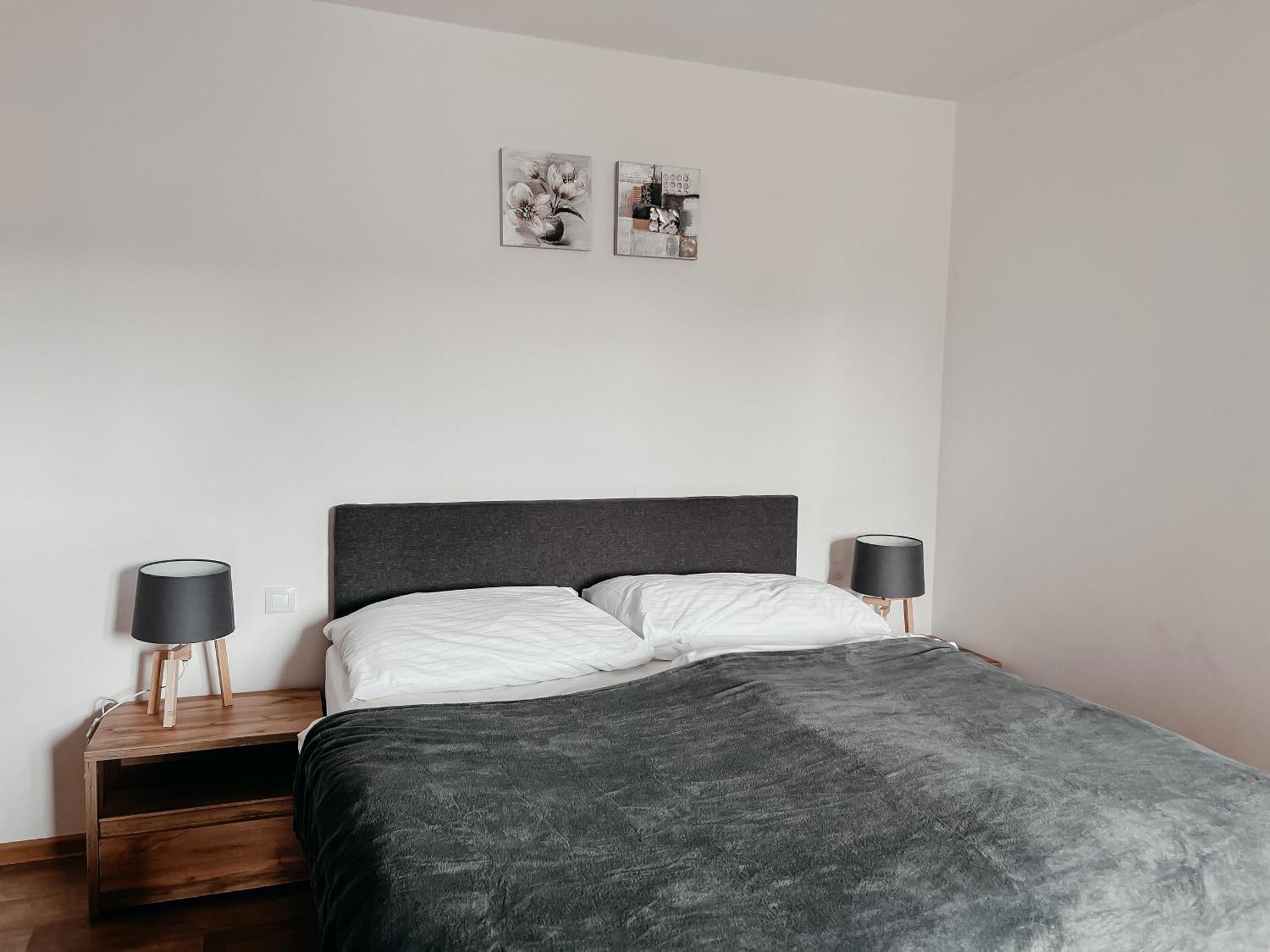 Apartamento Sokolska Praga Exterior foto